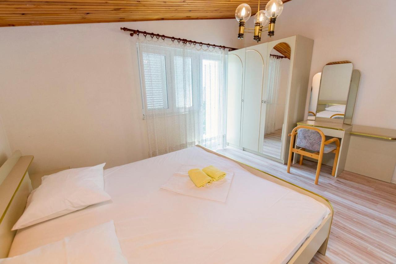 Apartments Jere Proto Primosten Bagian luar foto